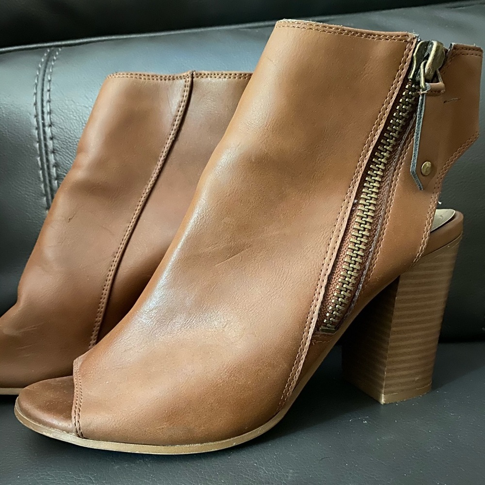 Madden Girl Heeled Shoes. Size 7.5 M